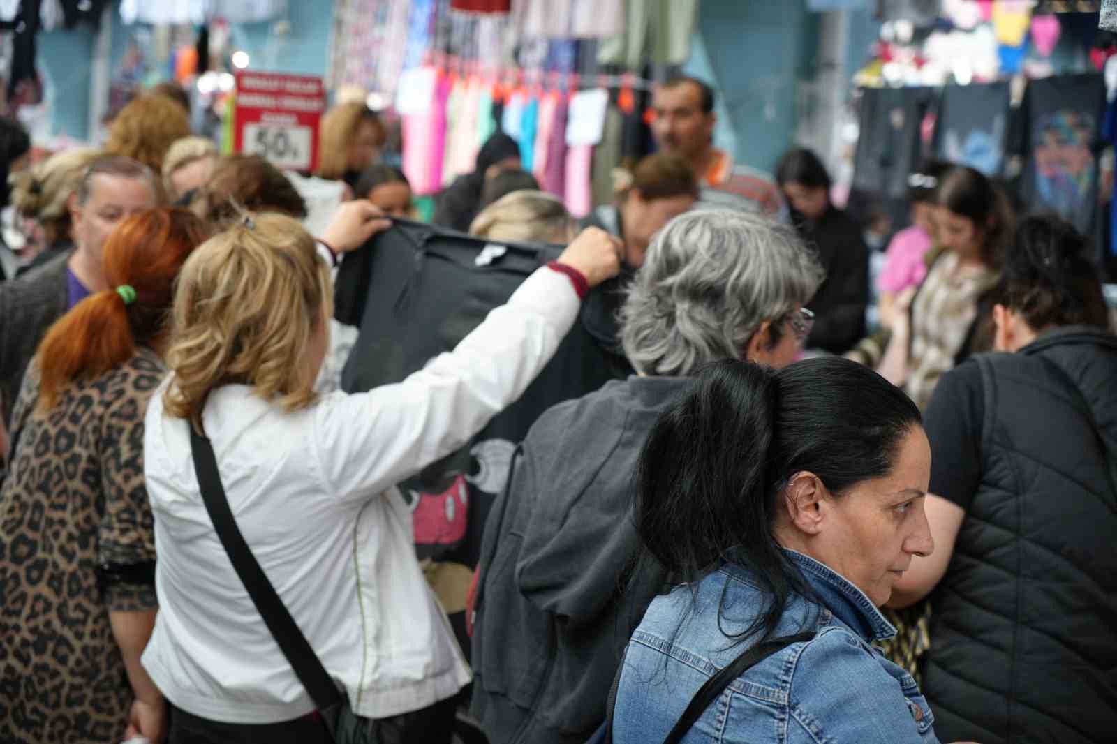edirne’de bulgarların alışveriş mesaisi sürüyor