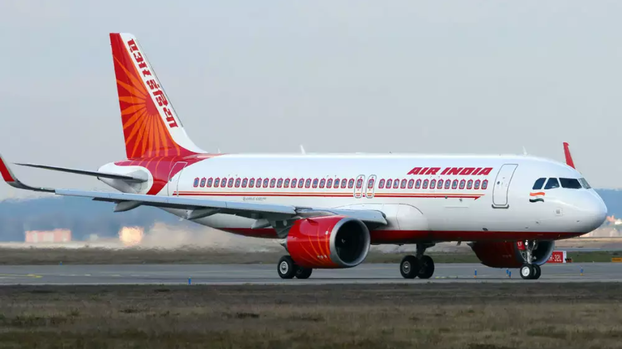 air india lower fare domestic economy check-in baggage allowance slashed to 15 kg from earlier 25 kg; in line with other desi airlines