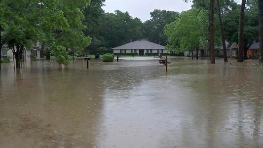 3 dead, including child, as Texas flooding eases: 