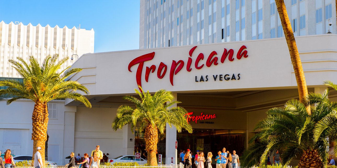 η συναρπαστική ιστορία του εμβληματικού καζίνο tropicana στο λας βέγκας -σαν ταινία