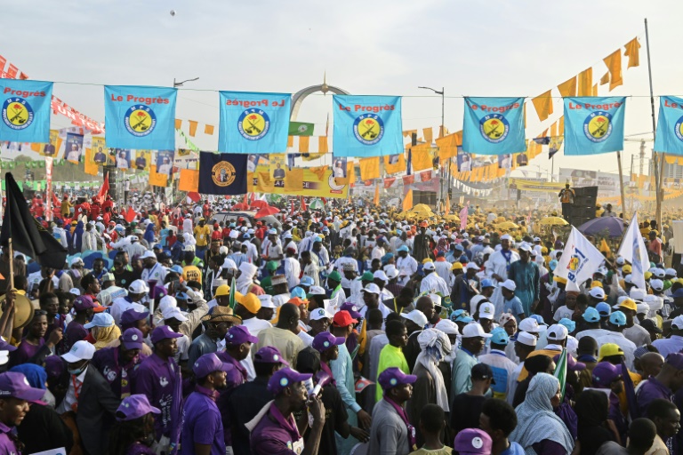 présidentielle au tchad: le président et son premier ministre chacun certain de l'emporter