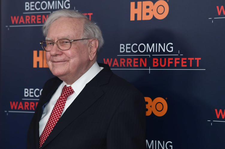 ‘We Lost Quite a Bit of Money.’ Berkshire Sold Entire Paramount Stake, Buffett Says.