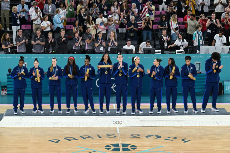 Jogadoras da seleção feminina de basquete dos Estados Unidos conquistaram a medalha de ouro nos Jogos Olímpicos de Paris