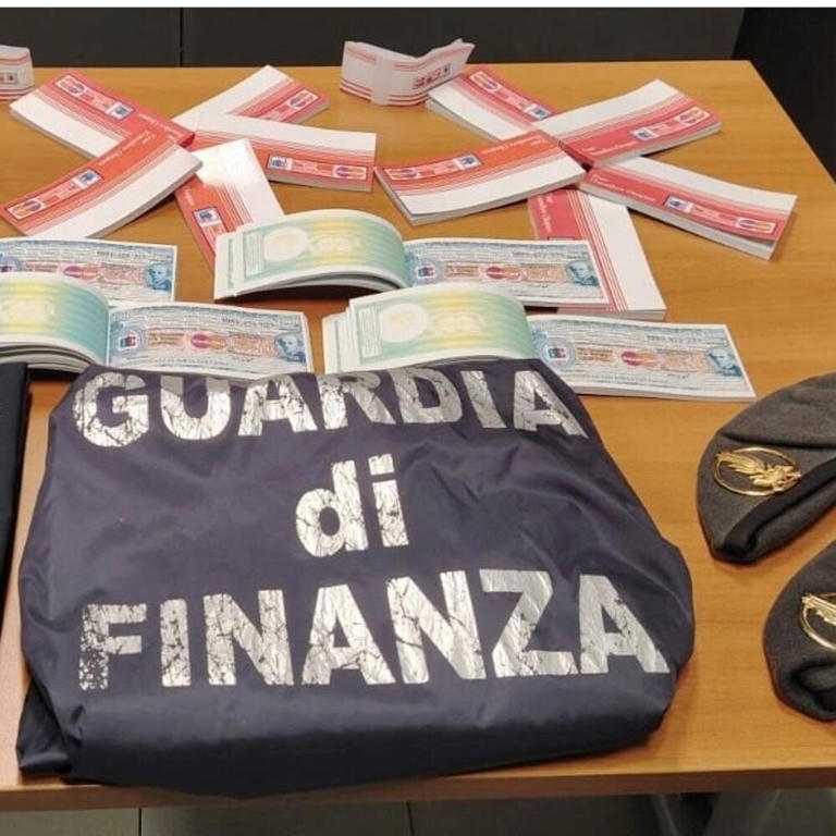 Pensionato carico di soldi: sequestrati a Chiasso travellers cheque per 10 milioni di dollari 