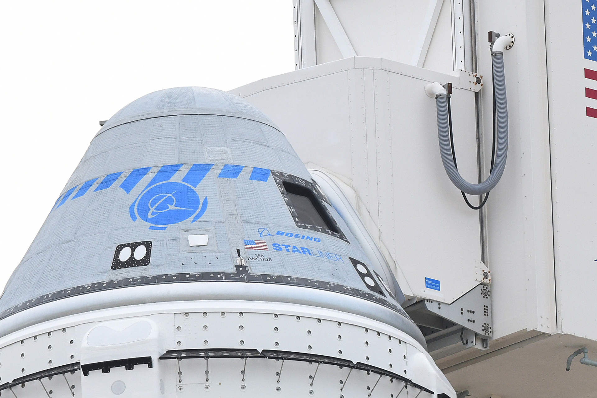 A SpaceX Capsule Arrived Half-empty At The ISS To Rescue Stranded ...