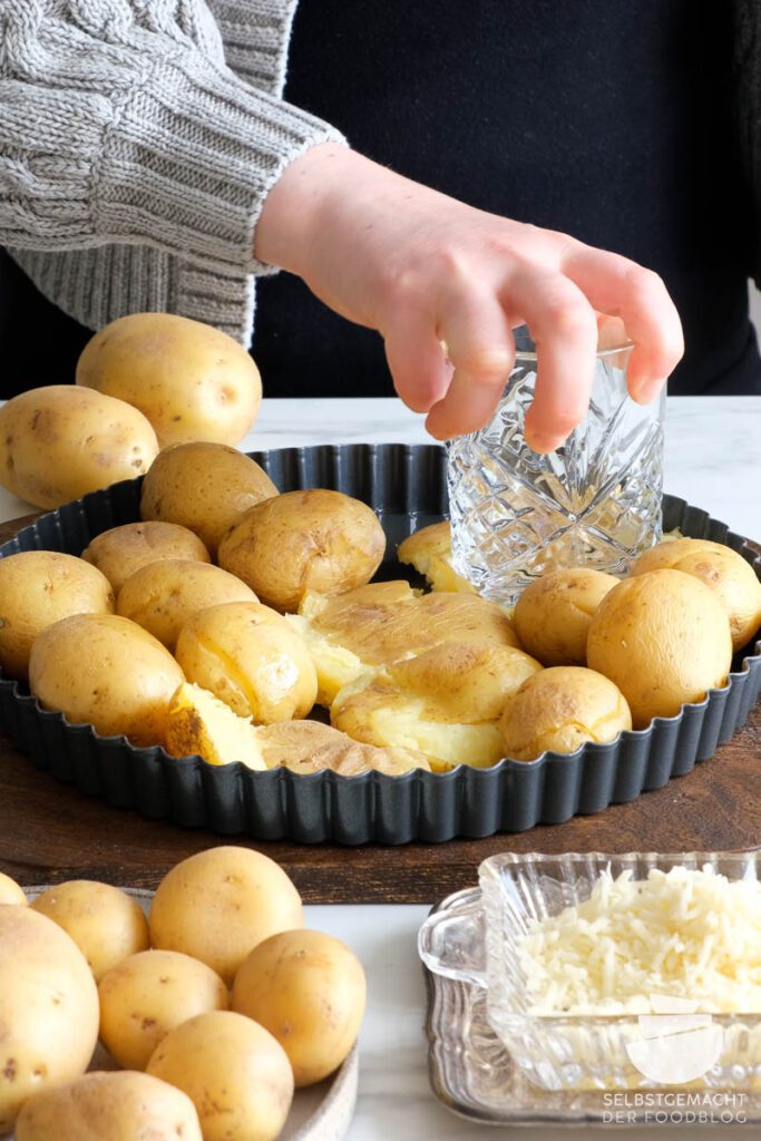 Schnelle Kartoffelpizza aus gekochten Kartoffeln