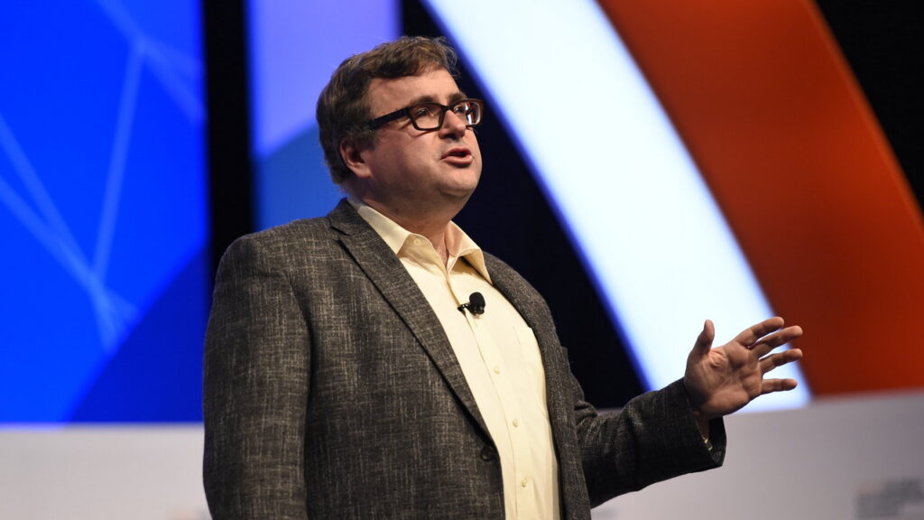 7 Key Reasons Reid Hoffman Believes 9-To-5 Jobs Will Vanish By 2034