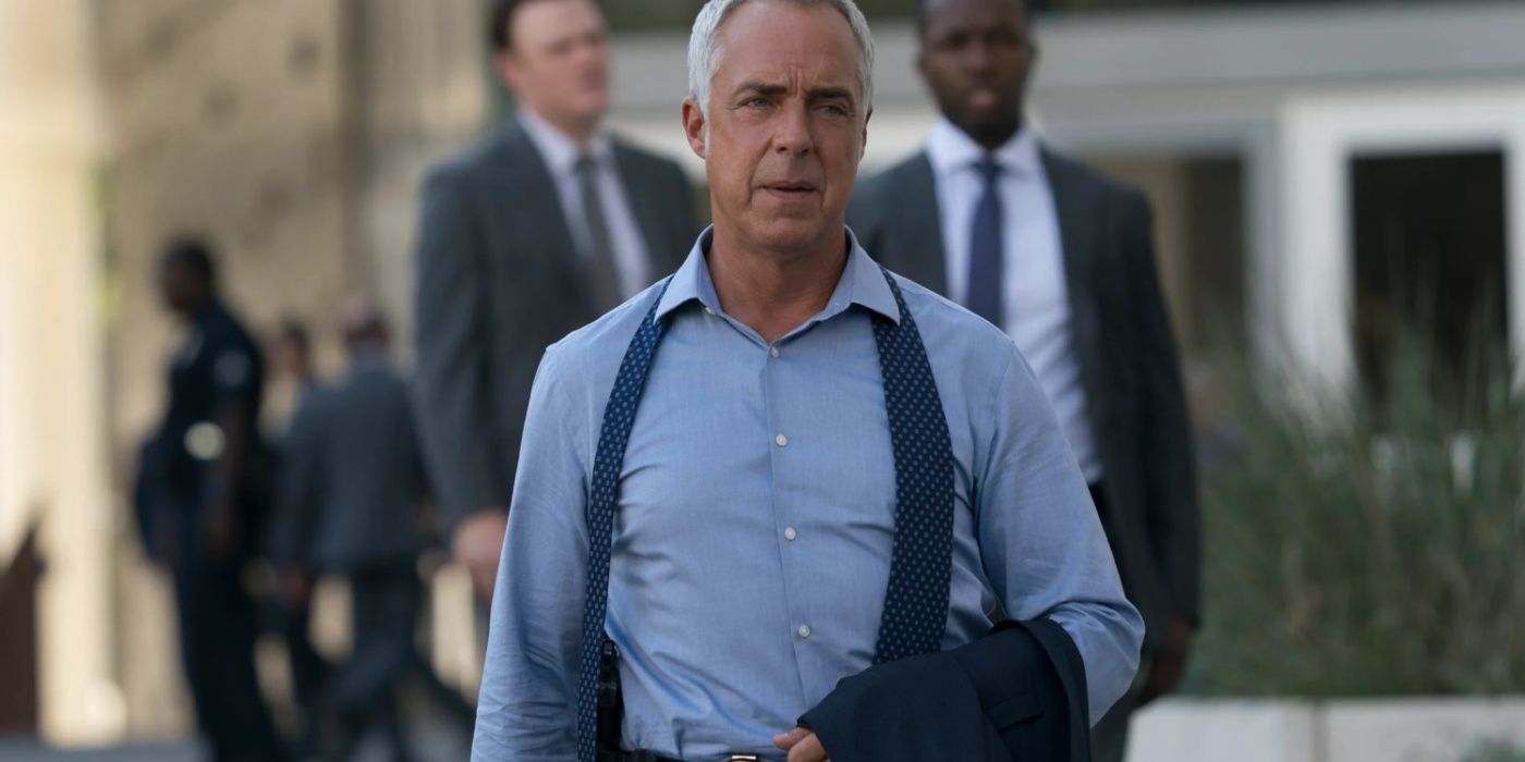 Titus Welliver as Bosch walks down the street in a scene from Bosch.