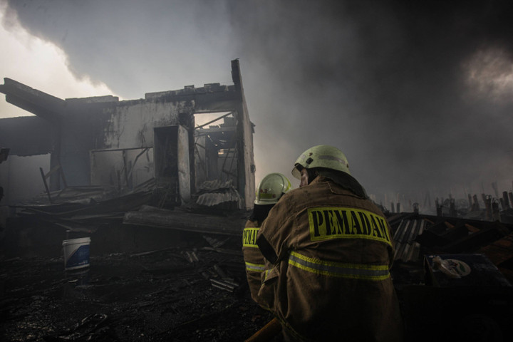 Kebakaran Rumah di Tanjung Priok Dipadamkan, Api Diduga Akibat Korsleting Kipas Angin
