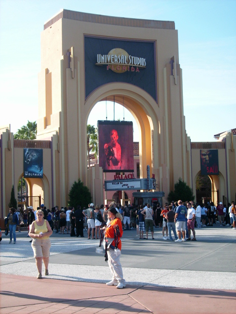 Universal Halloween Horror Nights 2009. Keep reading to learn about the Halloween Horror Nights Icons List and other HHN Icons and Characters.