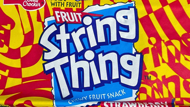 A Brief History Of The Discontinued '90s Snack, Fruit String Thing