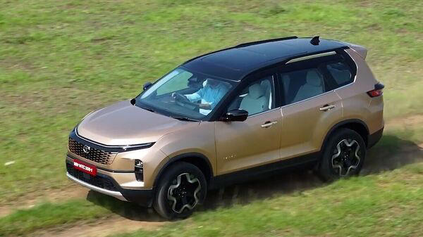 Tata Safari and Harrier are available with a major discount on their MY2023 models.