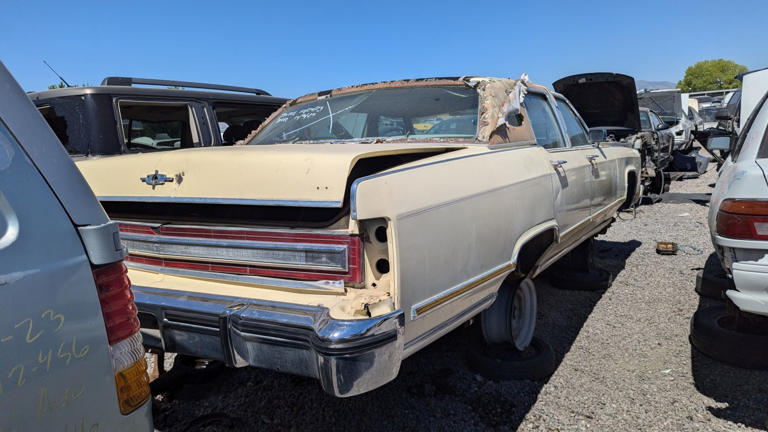 Junkyard Gem: 1979 Lincoln Continental Town Car