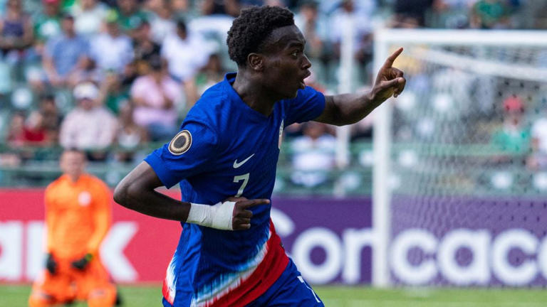  Nimfasha Berchimas celebra el gol de Estados Unidos