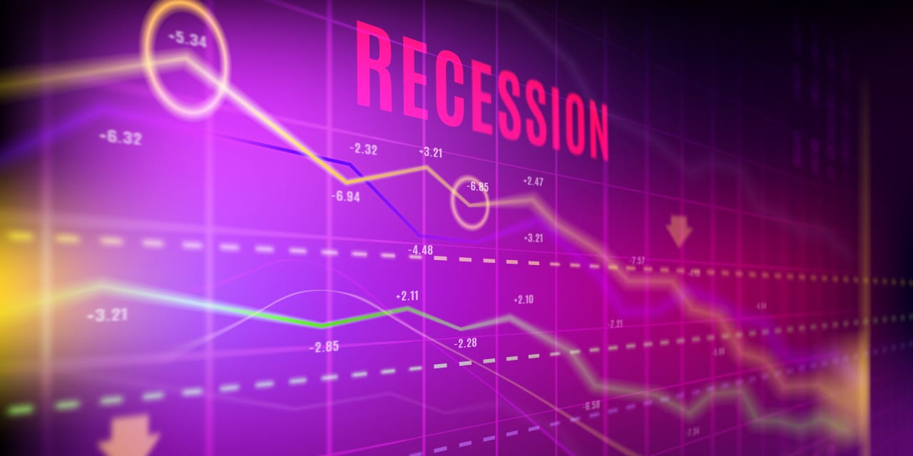 Recession in 2025? Top economists make their bets.