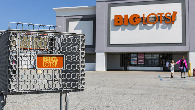 The entrance to a Big Lots store.