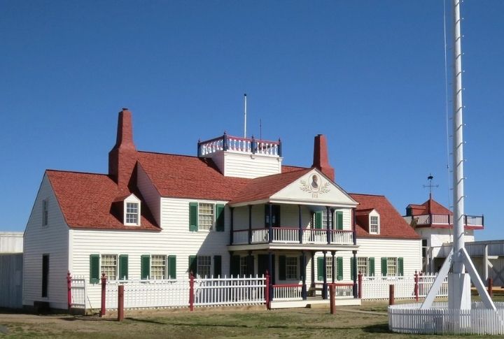 <p>Learn about North Dakota’s rich fur trade history at Fort Union Trading Post. Established in 1828, it was the premier trading hub on the Upper Missouri River. Engage with the fort’s past, where Native American tribes traded buffalo robes for global goods. There are also outdoor exhibits, a museum, and a park store featuring period merchandise.</p>