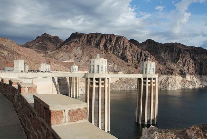 <p>Hoover Dam has a guided tour that reveals its engineering works. Choose between a one-hour tour of both the powerplant and dam passageways or a 30-minute powerplant-only tour. Both include access to the Visitor Center, where you can view exhibits on the dam’s turbines and construction history. Tours are limited to 20 people for a personalized experience.</p>