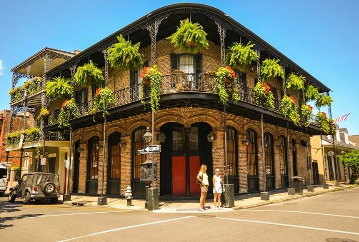 <p>Learn about the French Quarter’s rich history and vibrant culture. The tour covers Jackson Square, St. Louis Cathedral, and the French Market, including the Ursuline Convent and Pirate’s Alley. Always book in advance to avoid disappointments; wear comfortable shoes and bring essentials like water, sunscreen, and a hat. </p>