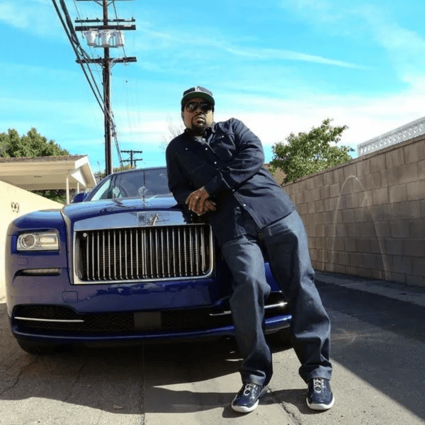 Ice Cube and his Rolls-Royce Ghost. Source: "Tork News".