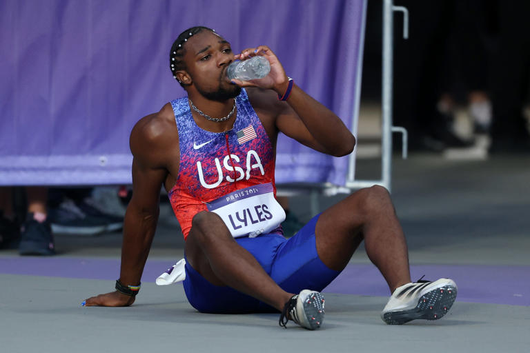 4 photos of the failed men's 4x100 baton pass that cost Team USA at the ...