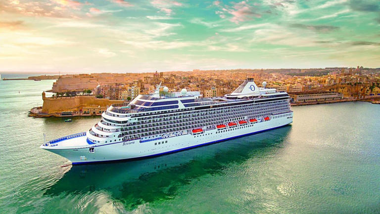 The Oceania Riviera ship in Malta.