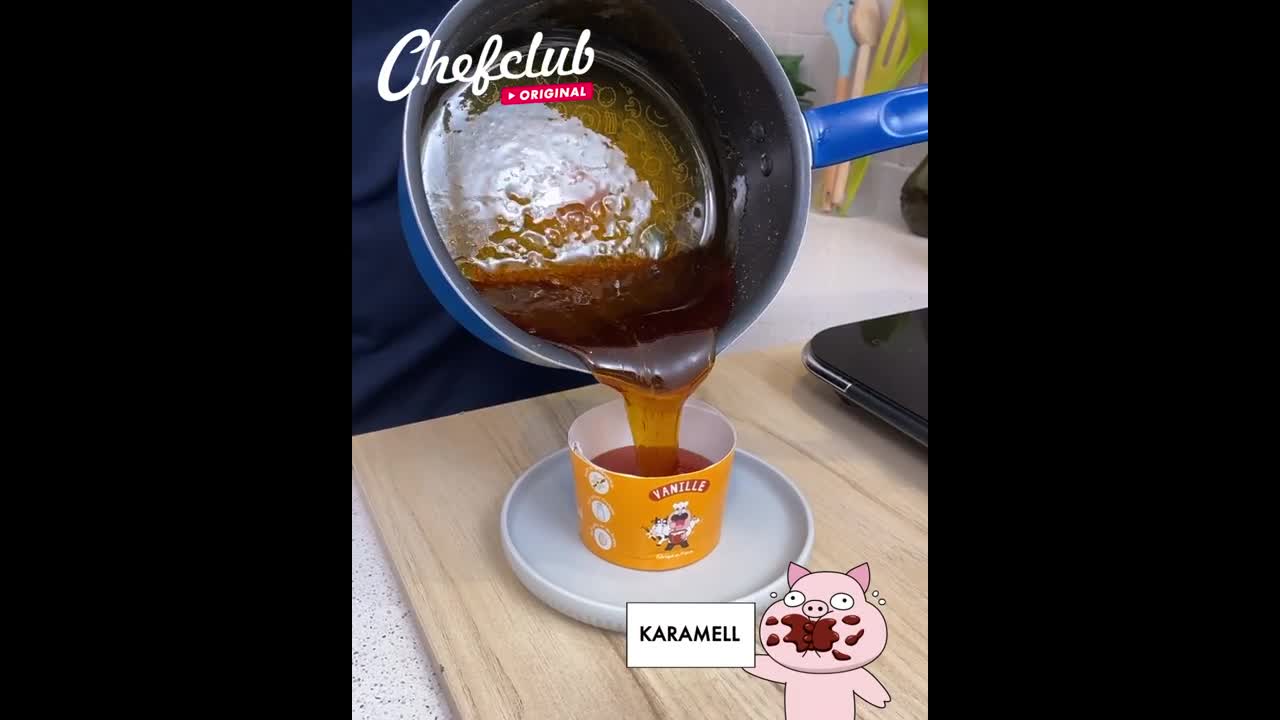 Glas mit glasierten Krapfen