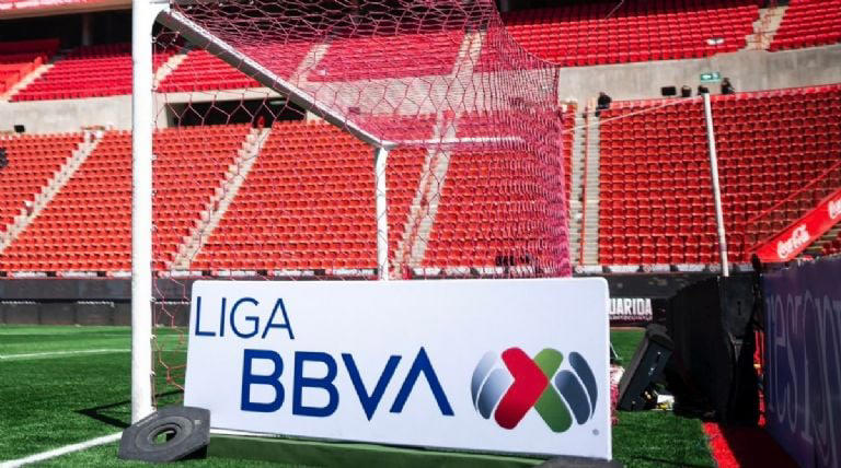 Algunos futbolistas de la Liga MX suelen mantener su orientación sexual en secreto Galería Referee