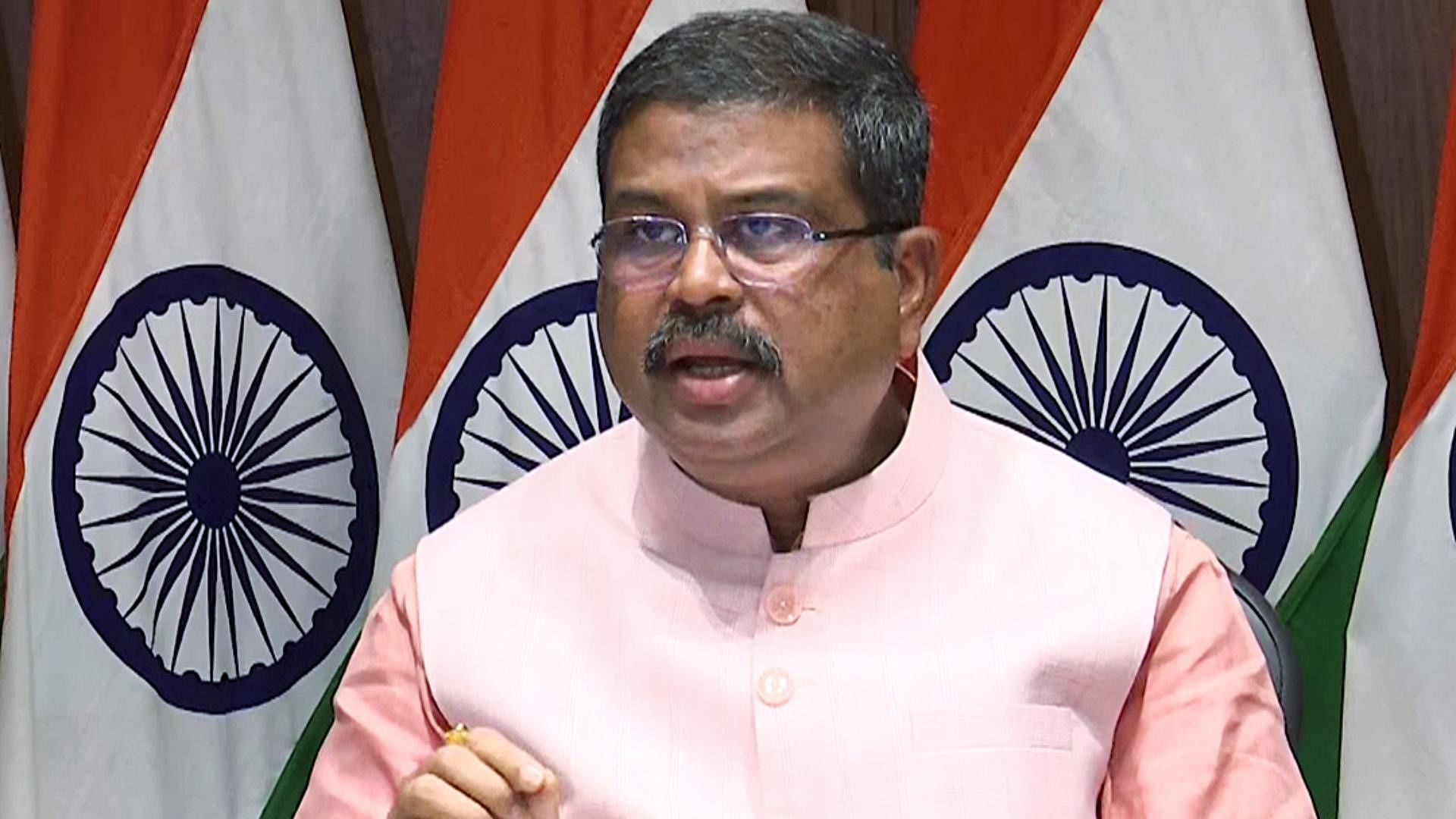 Opposition lawmakers demand Education Minister’s resignation over leaks