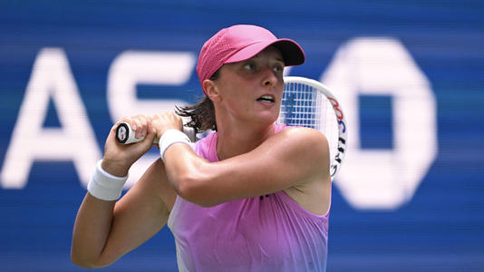 Iga Swiatek among stars who say tennis tours ignore players' health