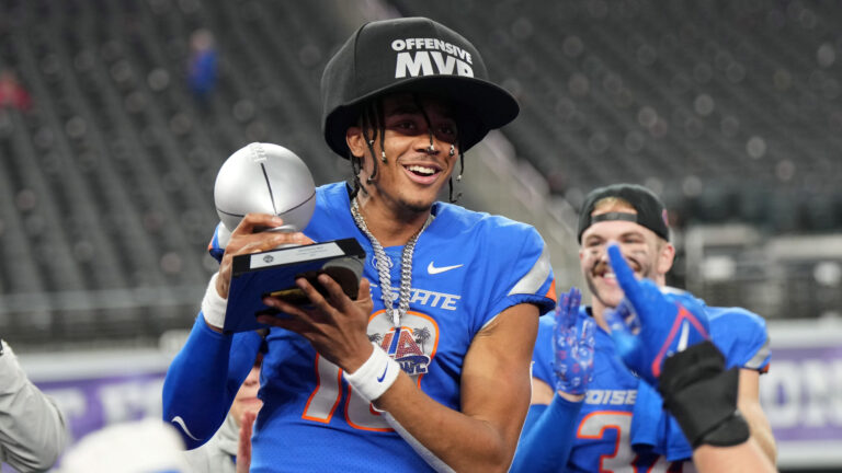 Projecting & Ranking Every 2024 Starting College Football Quarterback