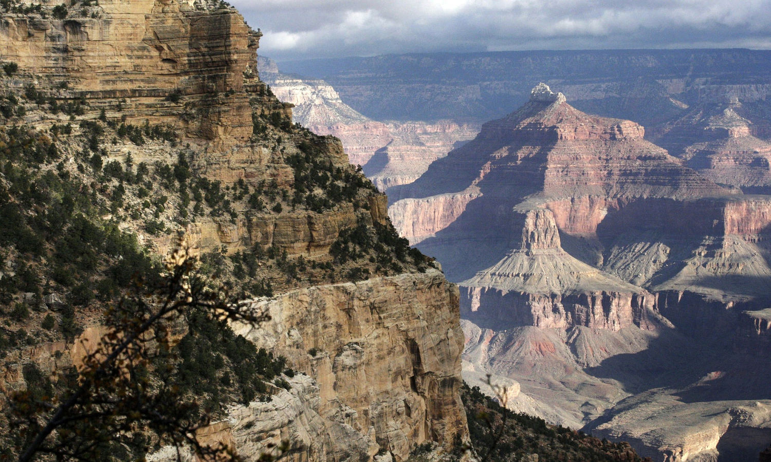 Hiker dies in Grand Canyon as region braces for dangerous temperatures