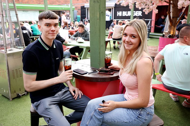 Belfast Social Pictures As Friends Enjoy The Sun In City Centre Ahead ...