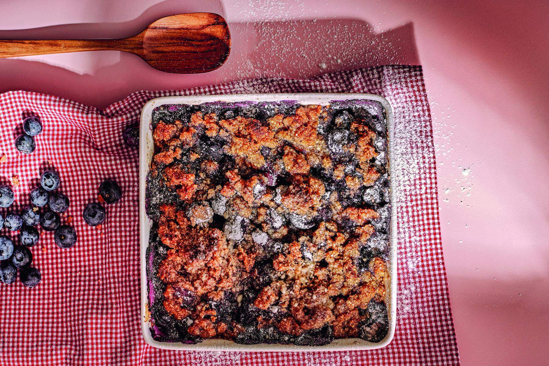 Heidelbeer-Haselnuss-Crumble