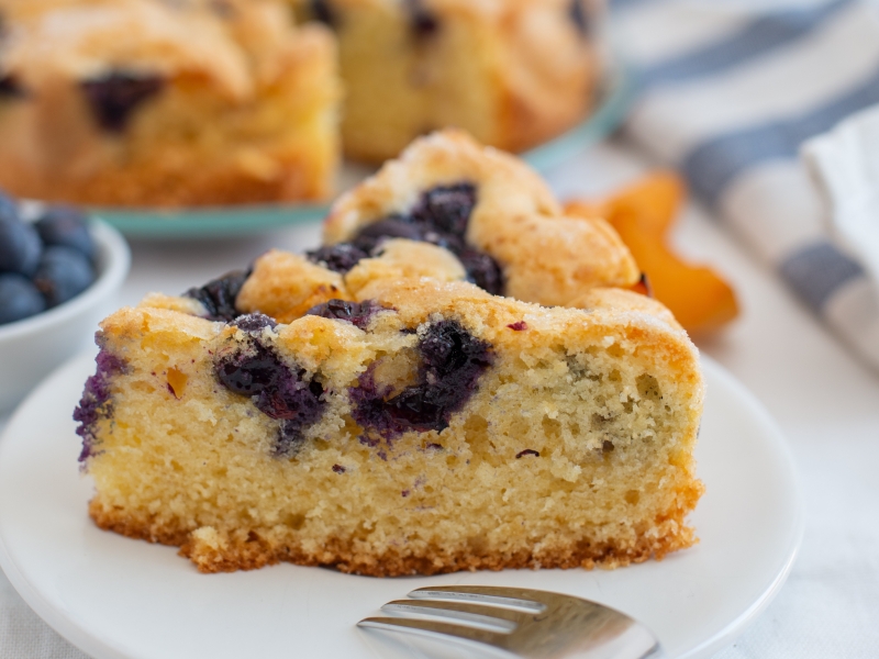 Blitzrezept für schnellen Buttermilch-Blechkuchen mit Obst