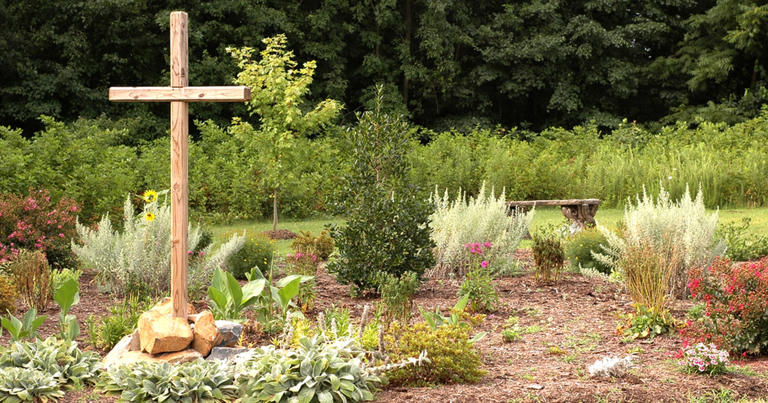 Kreuz im Garten Warum ein Eigentümer sein Monument wieder abbauen muss