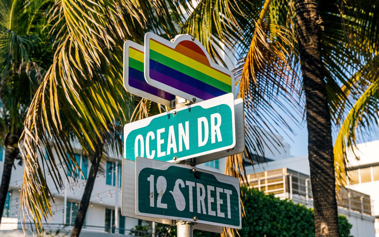 Wander down Ocean Drive to see Art Deco hotels, sidewalk cafés, and tourists clamouring for a taste of the South Beach good life