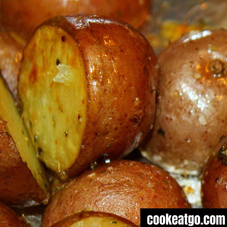 easy-oven-roasted-garlic-potatoes