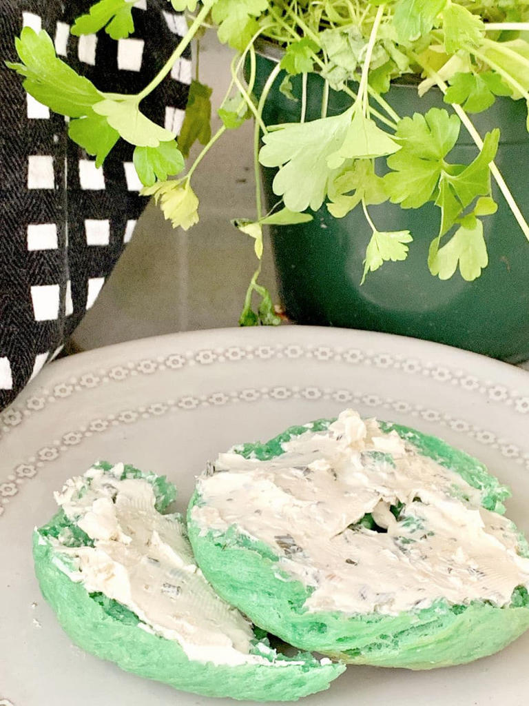 How to make green bagels