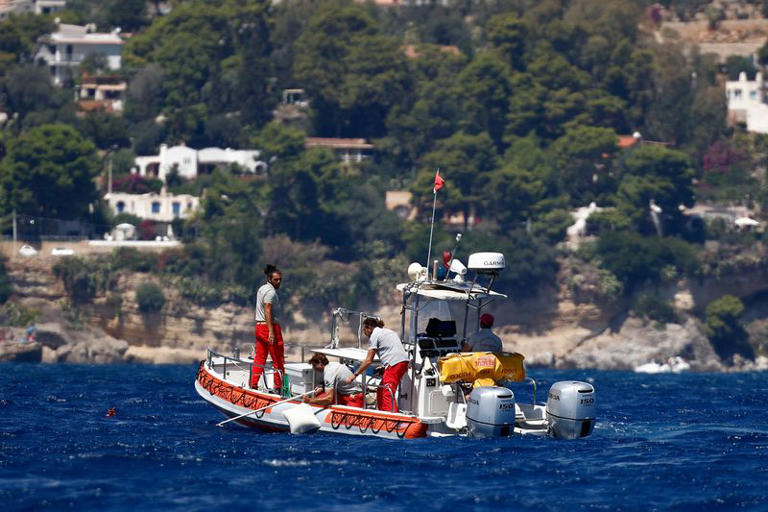 Rescue personnel operate in search for the missing, including British entrepreneur Mike Lynch, in the area where a luxury yacht sank off the coast of Porticello, near the Sicilian city of Palermo, Italy, August 21, 2024. REUTERS/Guglielmo Mangiapane