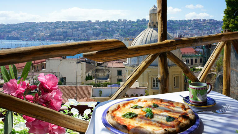 Get The Best Pizza In Italy at these Naples Pizzerias