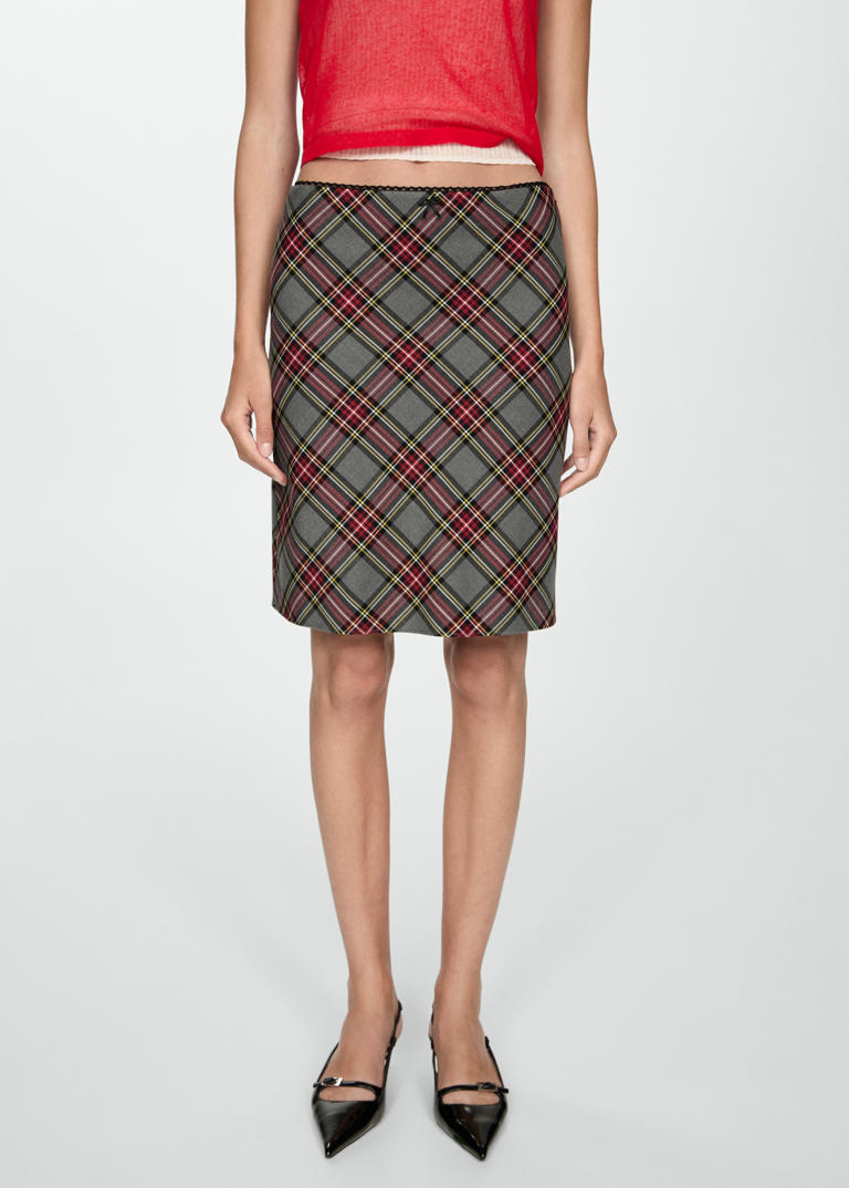 This Specific Skirt Length Is Trending in London and