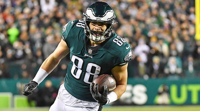 SHOCKER: Dallas Goedert Slashes Pay to Stay with Eagles—Is This the Key to a Super Bowl Run? 🦅 The star tight end’s ultimate sacrifice shows his heart beats for Philly! Hands, blocks, and passion—he’s all in! But what did Howie Roseman reveal behind closed doors? Will this move seal the Eagles’ fate?-vut