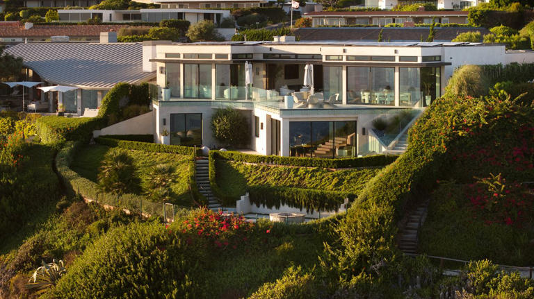 This Oceanfront Home Sold for a Record-Breaking Price. Now It Could Fetch Even More.