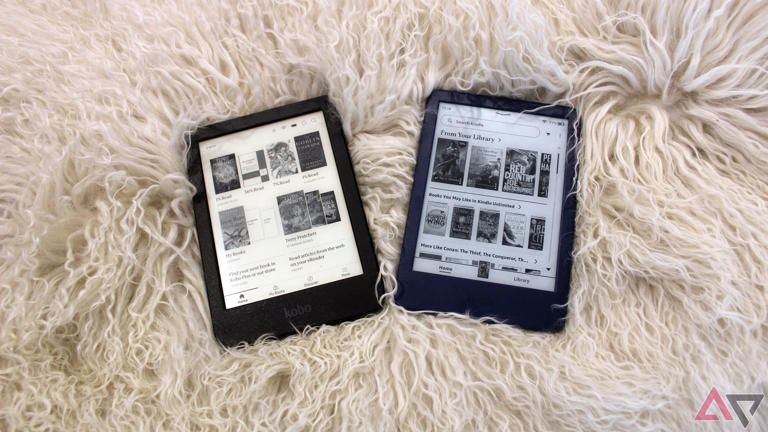 Kobo and Kindle next to eachother on wool throw