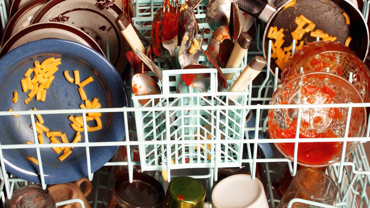 Effizientere Reinigung Warum wird das Geschirr in der Spülmaschine nicht richtig sauber?