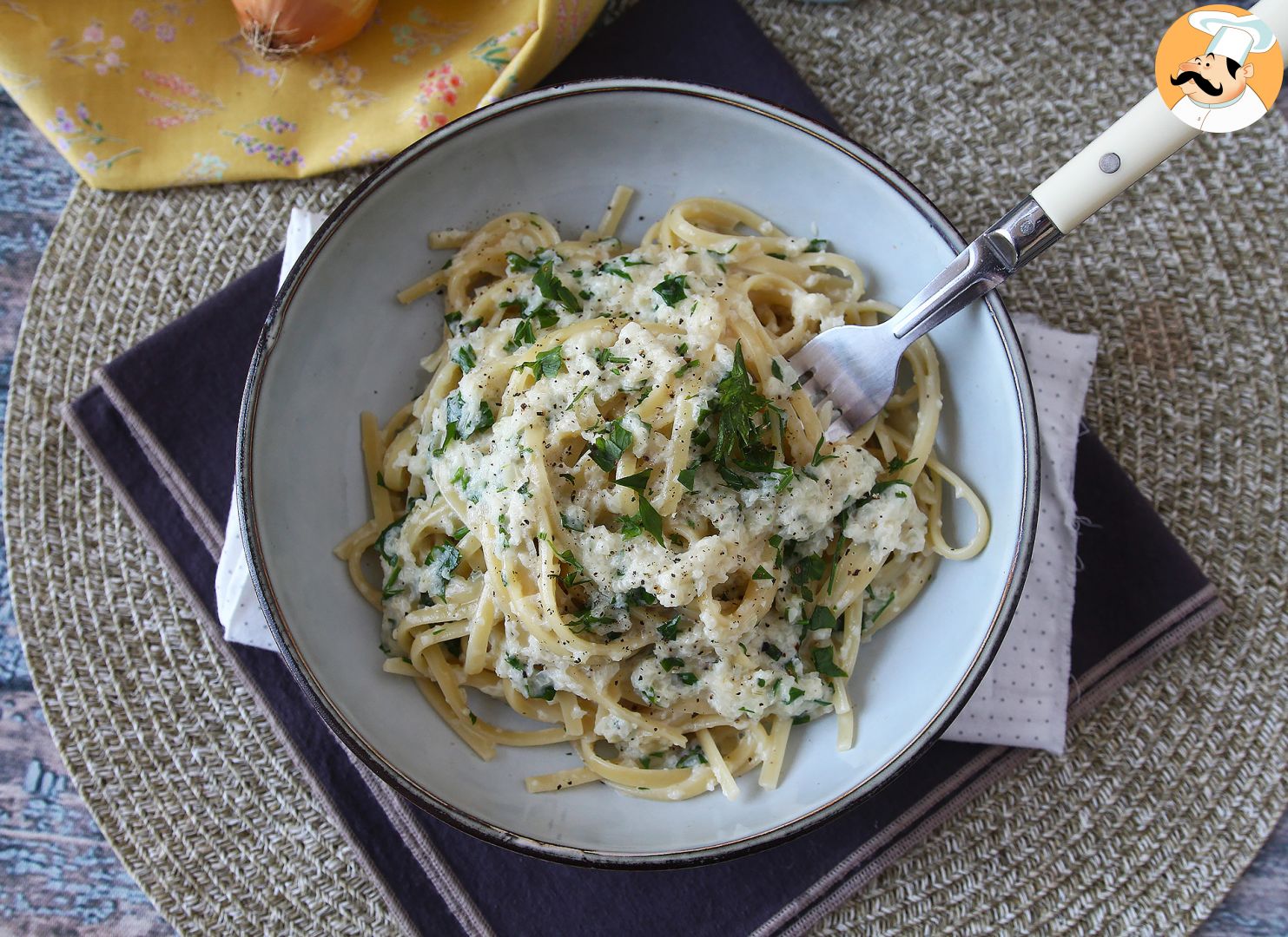 Pasta cremosa alla cipolla: un primo sfizioso e super economico!