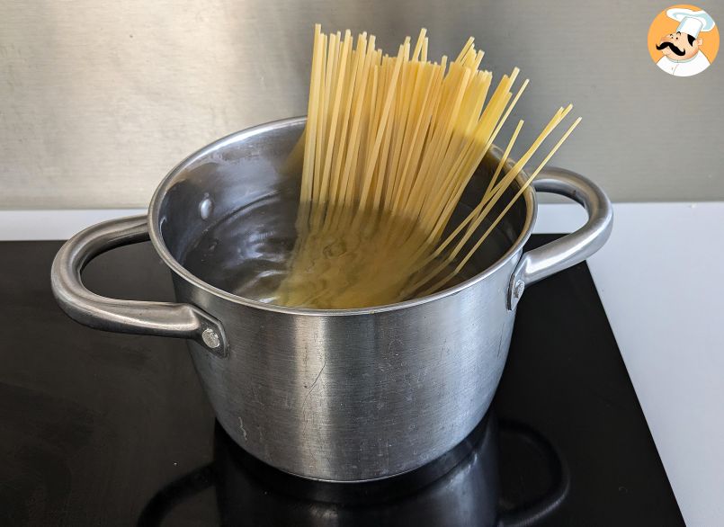 Pasta cremosa alla cipolla: un primo sfizioso e super economico!