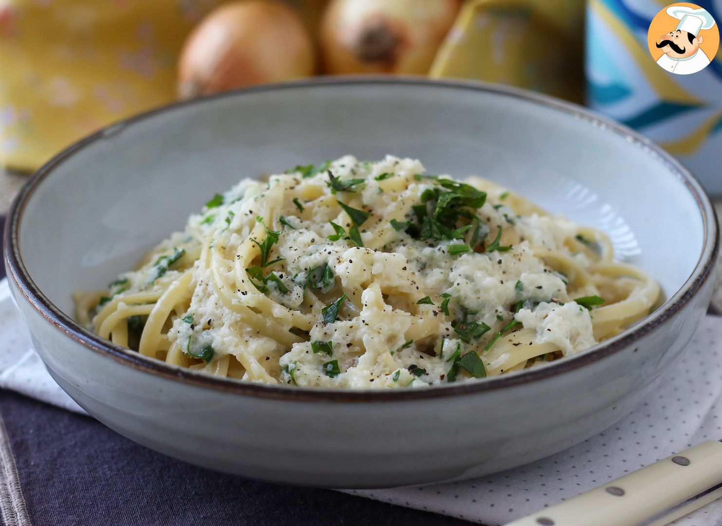 Pasta cremosa alla cipolla: un primo sfizioso e super economico!