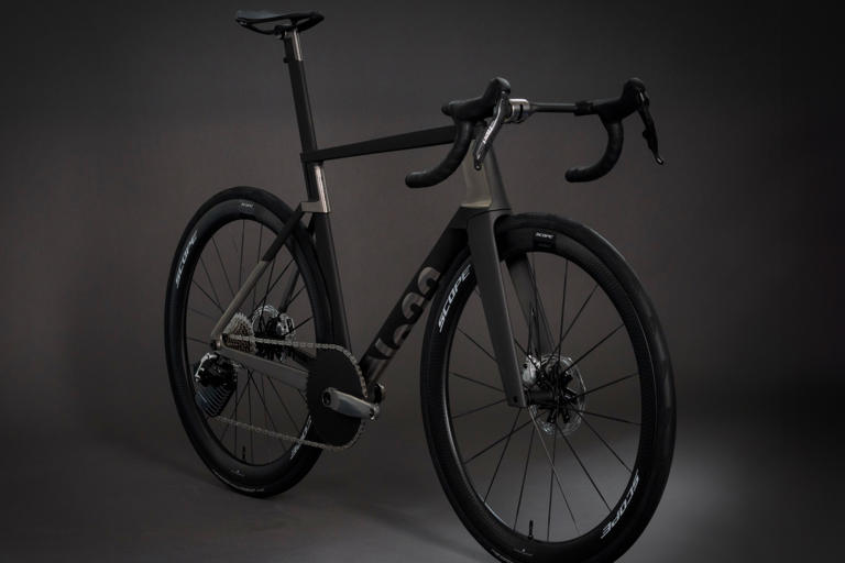 'World's first' 3D printed titanium aero bike reaches prototype stage